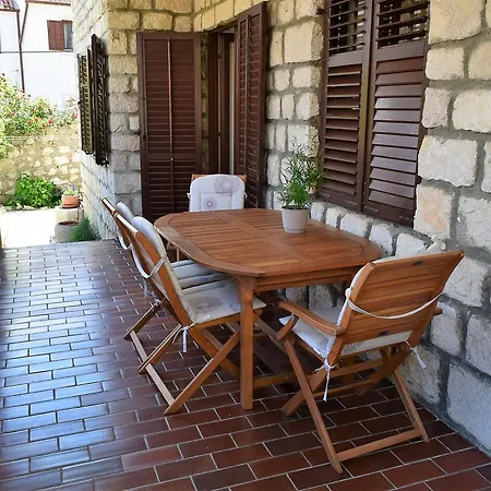 Appartamento Old Town Rab Garden