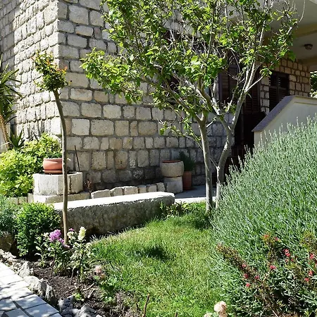 Appartamento Old Town Rab Garden